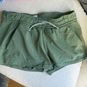 girls green ivviva shorts